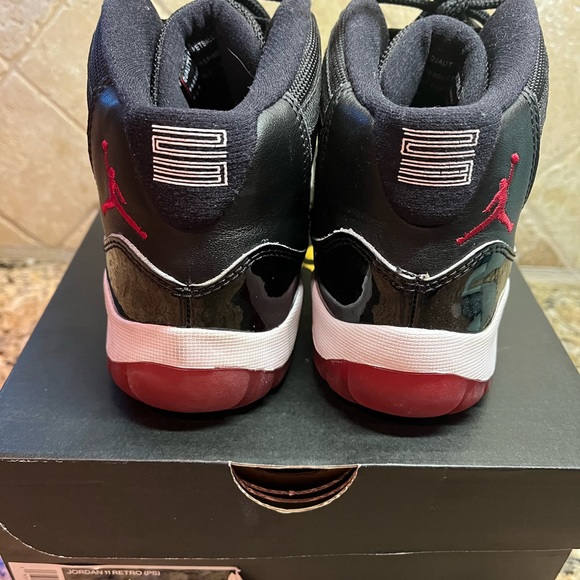 Jordan Retro 11 (ps) size 3y - Picture 4 of 7
